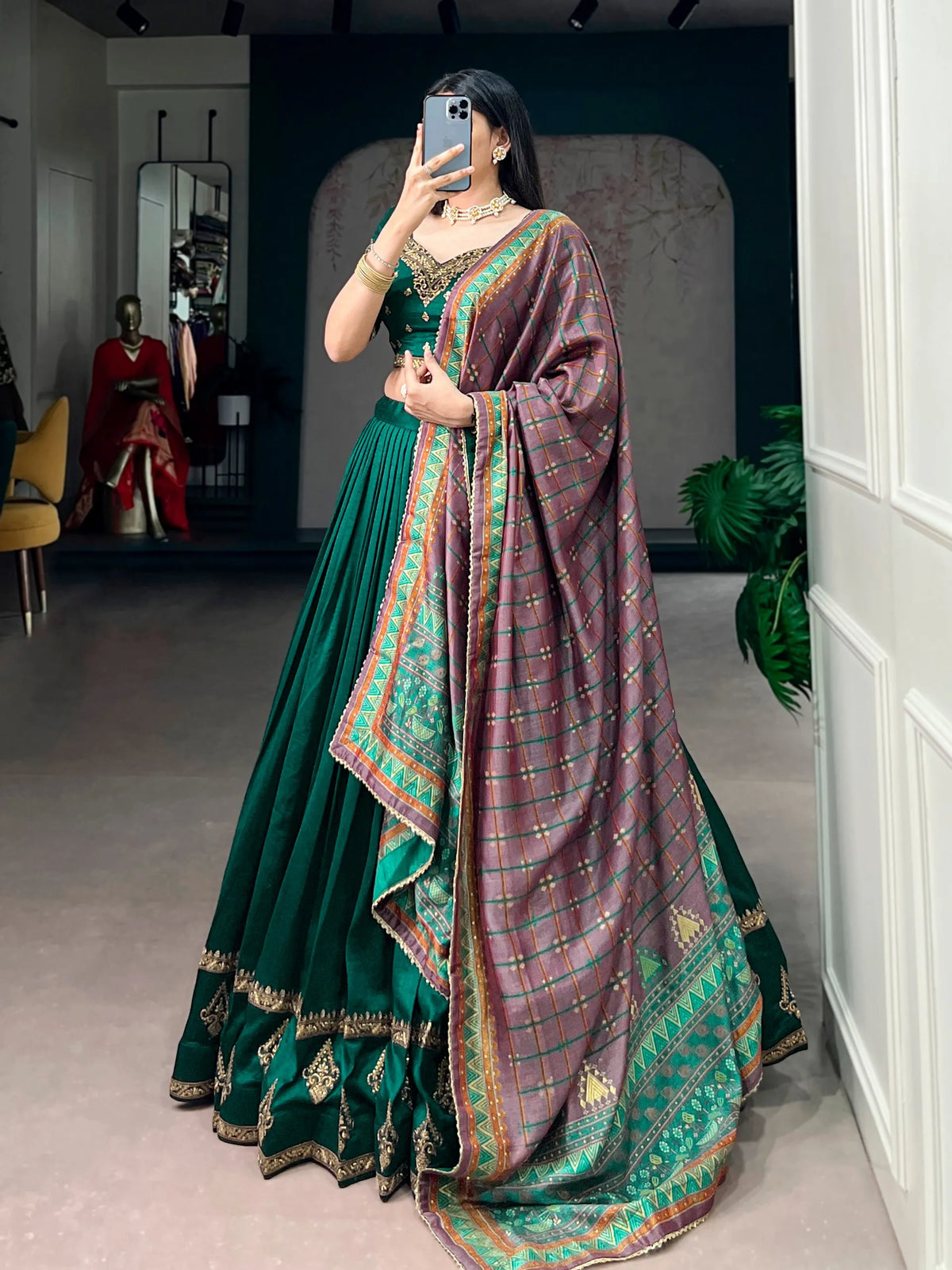 green foil dupatta look