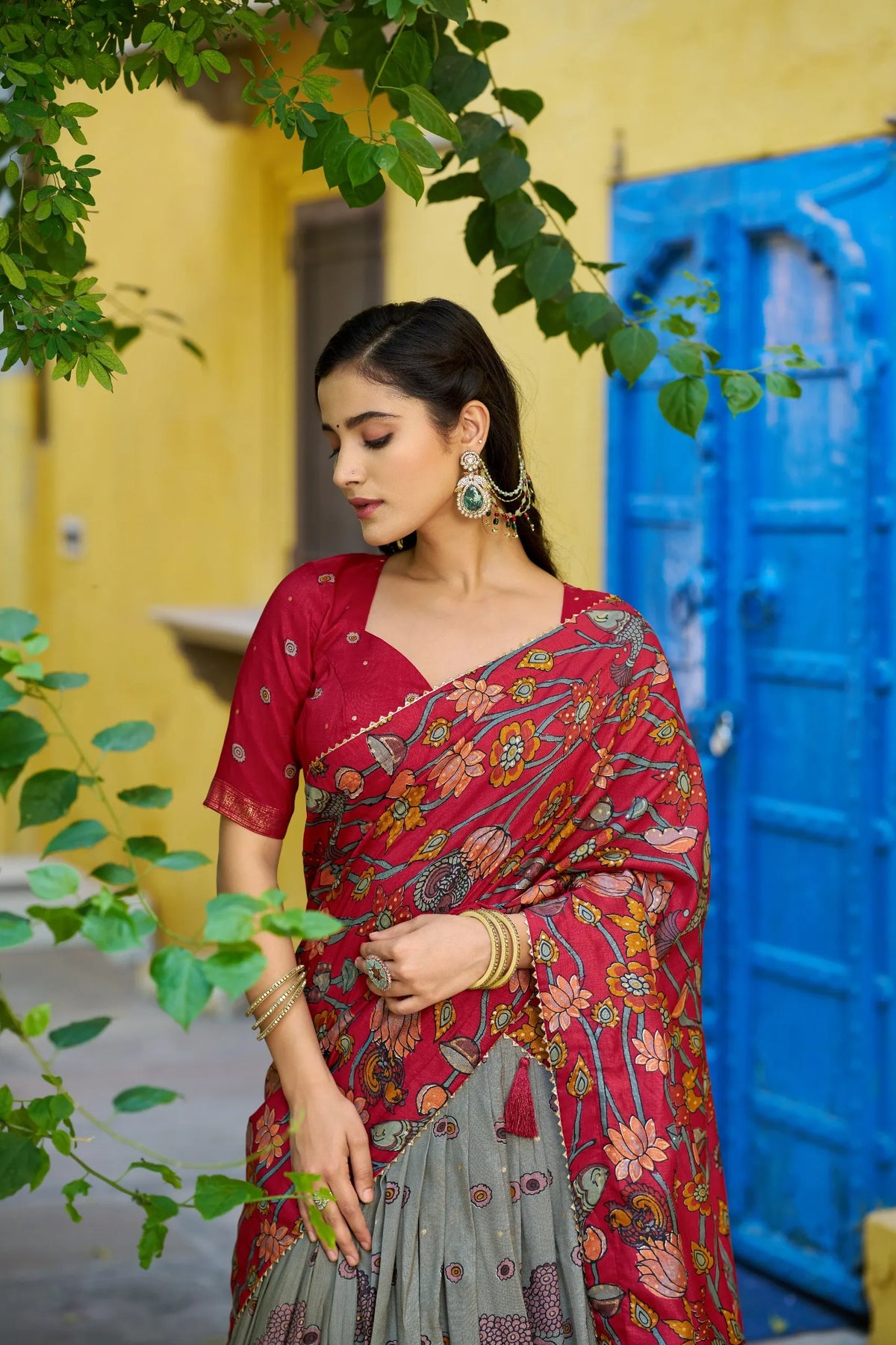 grey tassel dupatta