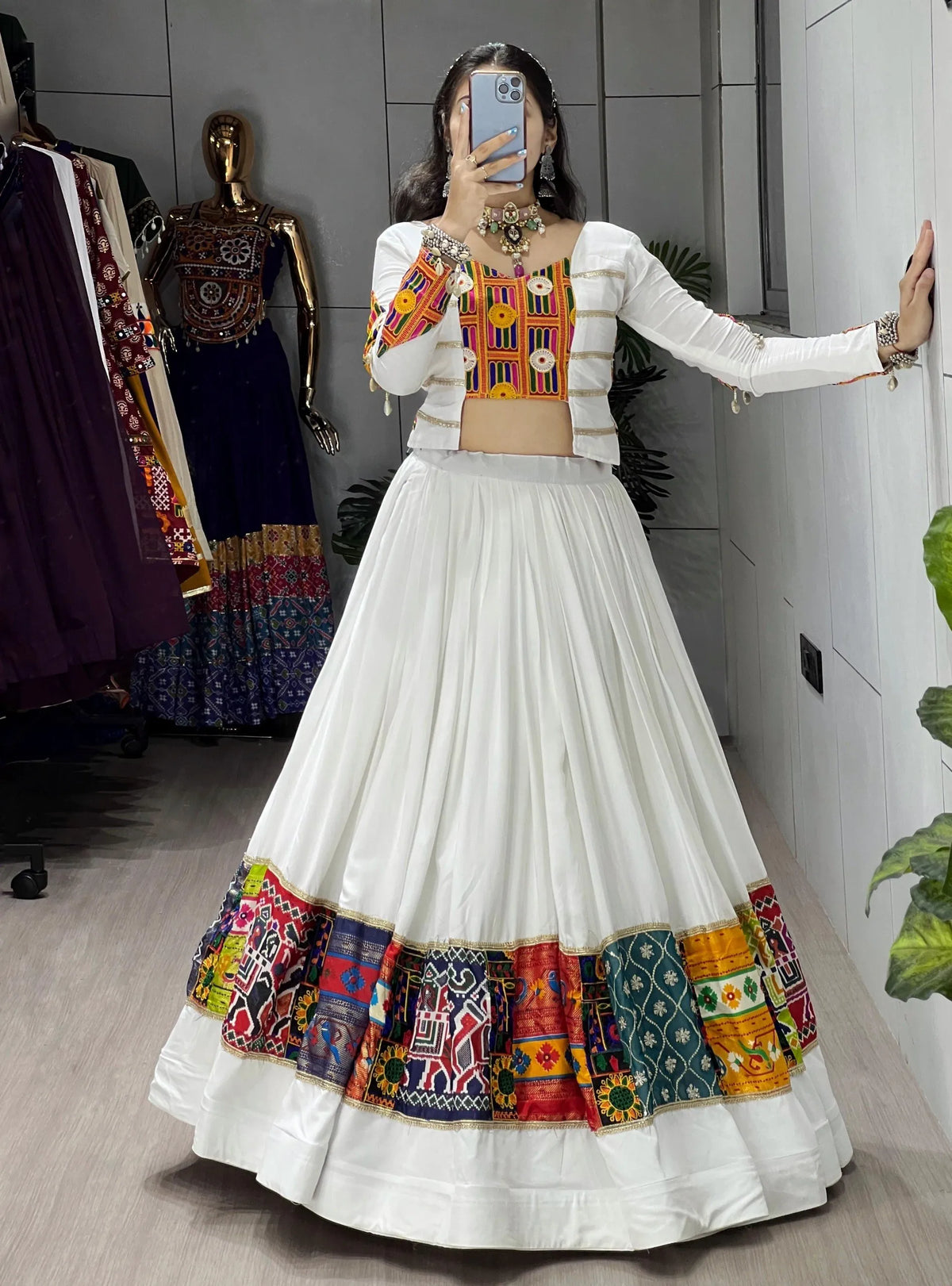 white kutchi work set
